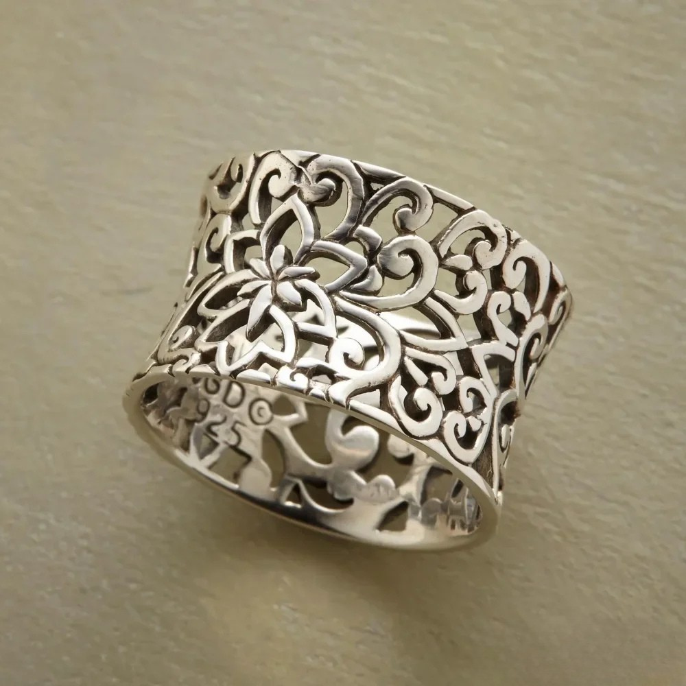 Yarrow | Antique Hollow Ring
