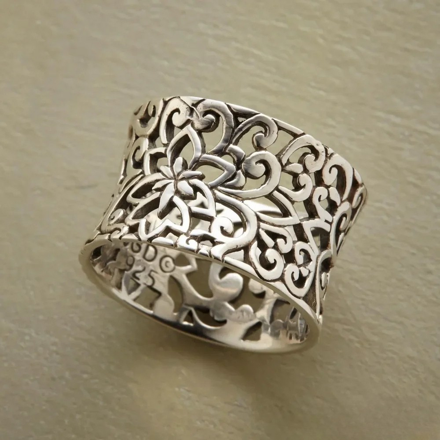 Yarrow | Antique Hollow Ring